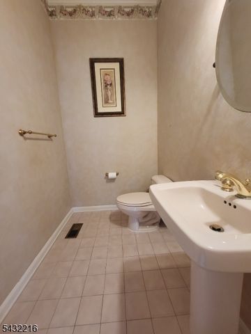 5 Pauma Valley Ct, Montgomery Twp., NJ 08558