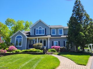 5 Pauma Valley Ct, Montgomery Twp., NJ 08558