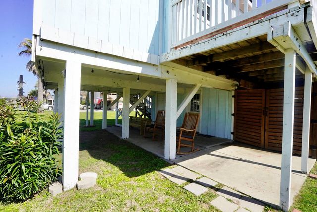 4027 Surf Drive, Galveston, TX 77554