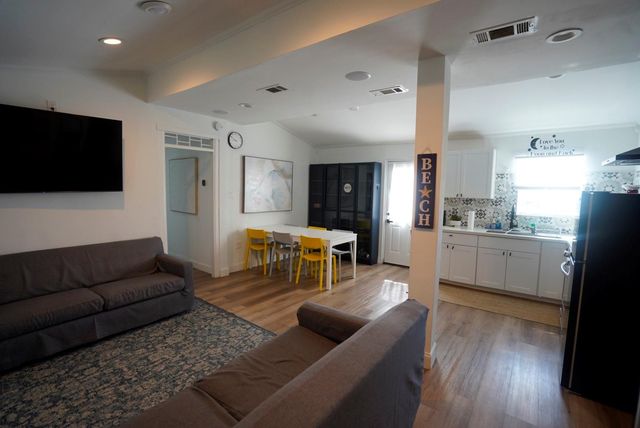 4027 Surf Drive, Galveston, TX 77554