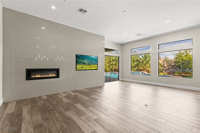 4 Caves Valley Court, Henderson, NV 89052