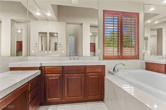 4 Caves Valley Court, Henderson, NV 89052