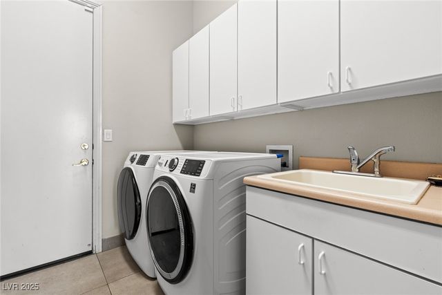 4 Caves Valley Court, Henderson, NV 89052