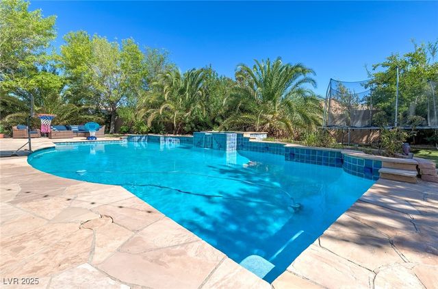 4 Caves Valley Court, Henderson, NV 89052