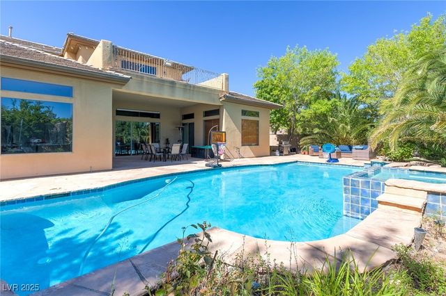 4 Caves Valley Court, Henderson, NV 89052