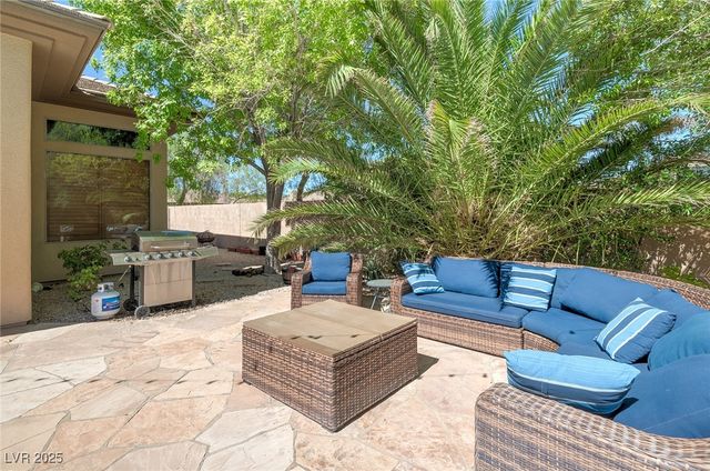 4 Caves Valley Court, Henderson, NV 89052