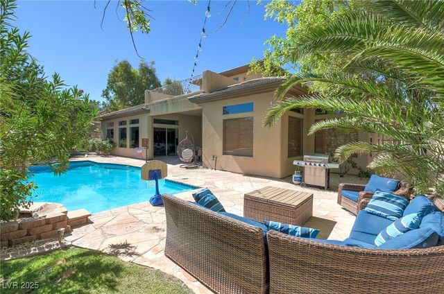 4 Caves Valley Court, Henderson, NV 89052