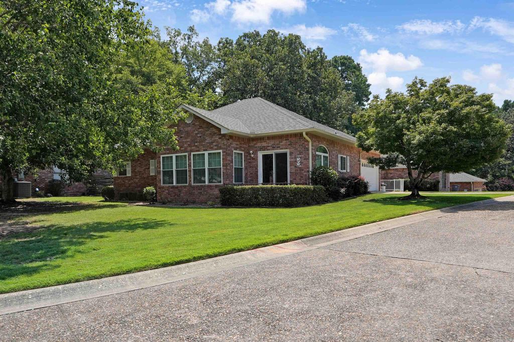 104 Creekview Lane, Hot Springs, AR 71913