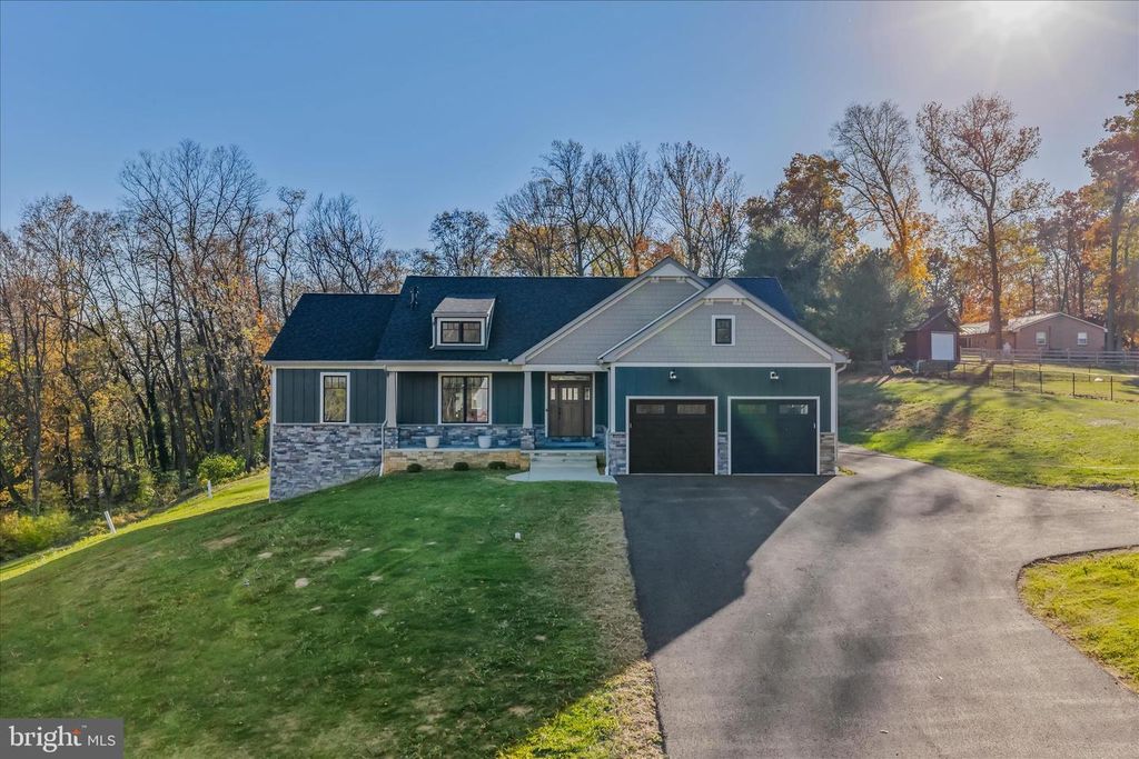 60 TEMPTATIONS RD, Martinsburg, WV 25403