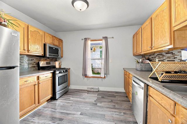 117 W CUSTER AVENUE, Oshkosh, WI 54901