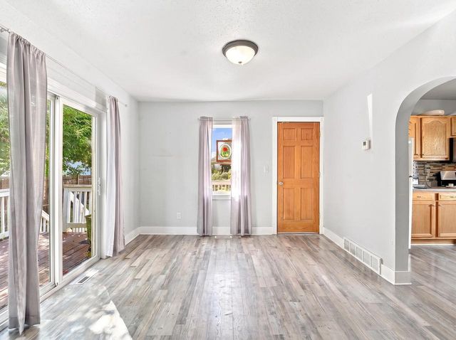 117 W CUSTER AVENUE, Oshkosh, WI 54901