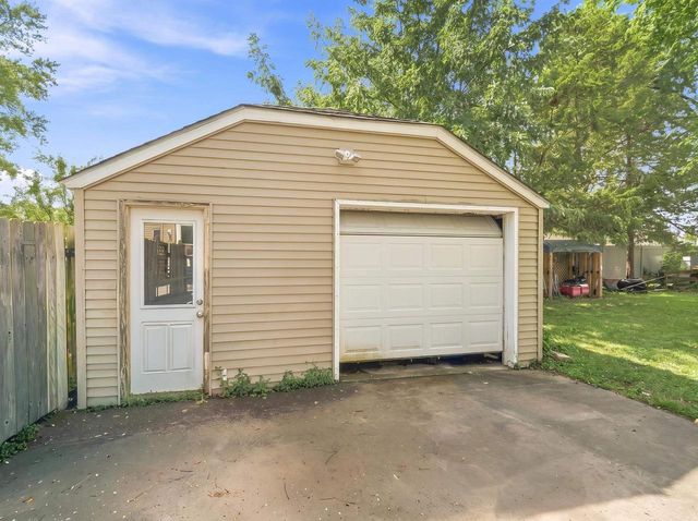 117 W CUSTER AVENUE, Oshkosh, WI 54901