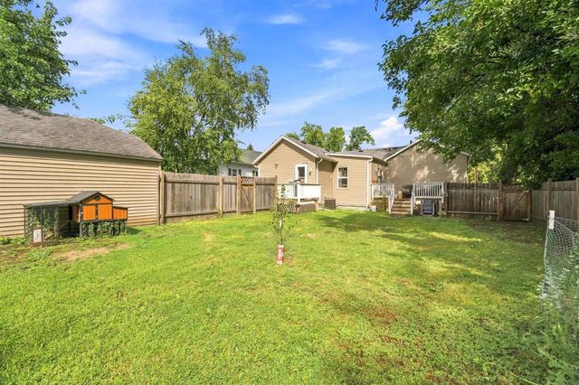 117 W CUSTER AVENUE, Oshkosh, WI 54901