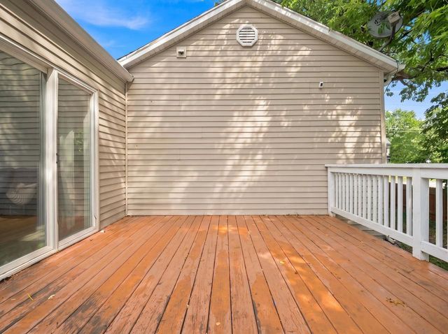 117 W CUSTER AVENUE, Oshkosh, WI 54901
