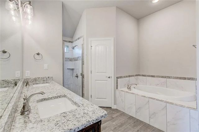 3050 Meandering Way, Granbury, TX 76049