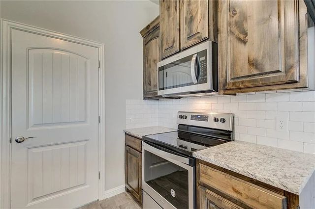 3050 Meandering Way, Granbury, TX 76049