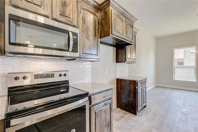 3050 Meandering Way, Granbury, TX 76049