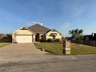 3050 Meandering Way, Granbury, TX 76049
