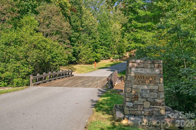 25 E Owl Creek Lane, Fairview, NC 28730