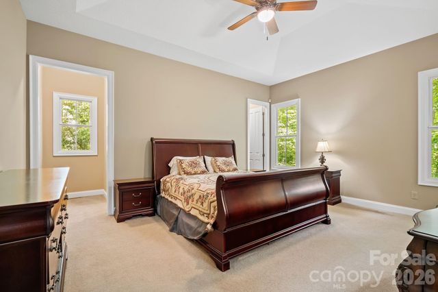 25 E Owl Creek Lane, Fairview, NC 28730