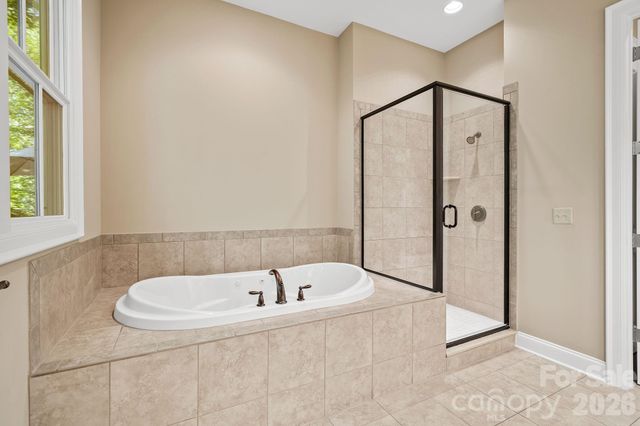 25 E Owl Creek Lane, Fairview, NC 28730