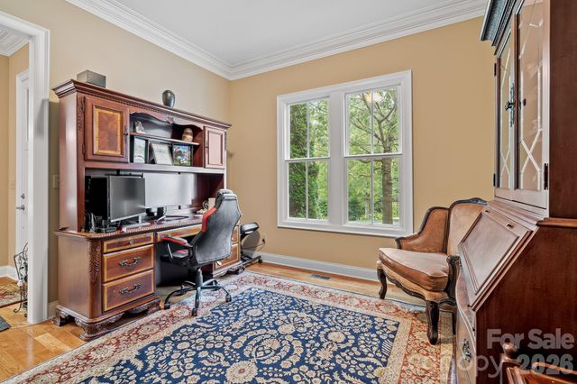 25 E Owl Creek Lane, Fairview, NC 28730