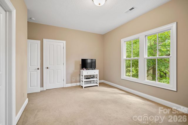 25 E Owl Creek Lane, Fairview, NC 28730