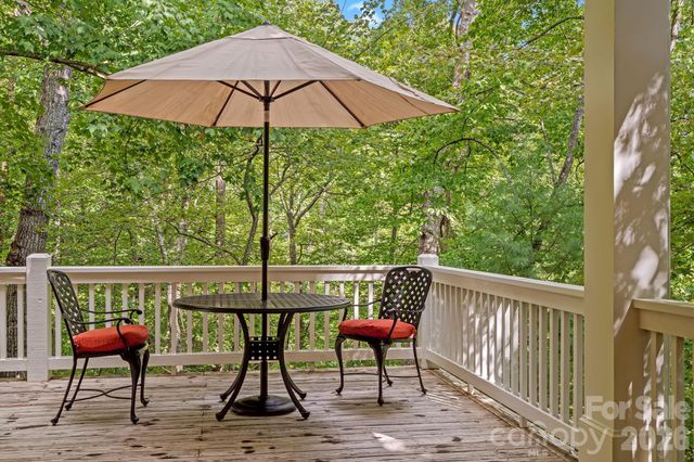 25 E Owl Creek Lane, Fairview, NC 28730