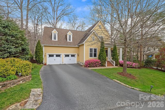25 E Owl Creek Lane, Fairview, NC 28730