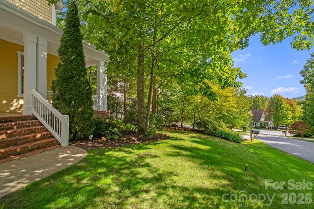 25 E Owl Creek Lane, Fairview, NC 28730
