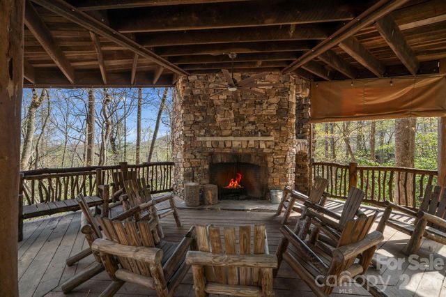 25 E Owl Creek Lane, Fairview, NC 28730