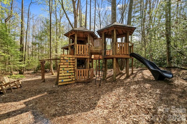 25 E Owl Creek Lane, Fairview, NC 28730