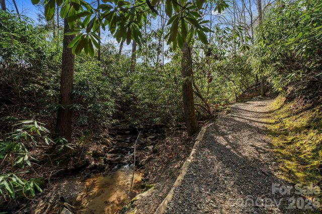 25 E Owl Creek Lane, Fairview, NC 28730
