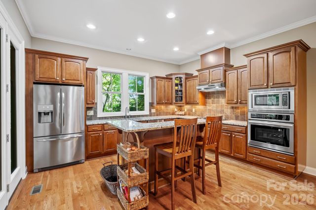 25 E Owl Creek Lane, Fairview, NC 28730