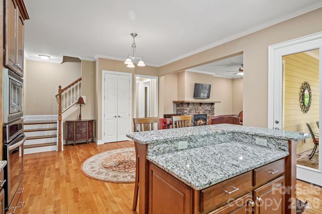 25 E Owl Creek Lane, Fairview, NC 28730