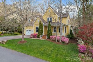 25 E Owl Creek Lane, Fairview, NC 28730