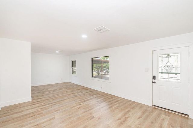 525 20th Avenue N, Texas City, TX 77590