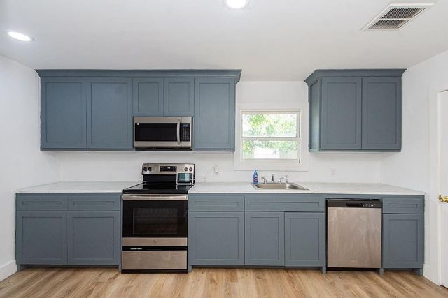 525 20th Avenue N, Texas City, TX 77590