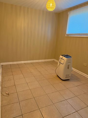 4764 S Shields Avenue, Chicago, IL 60609
