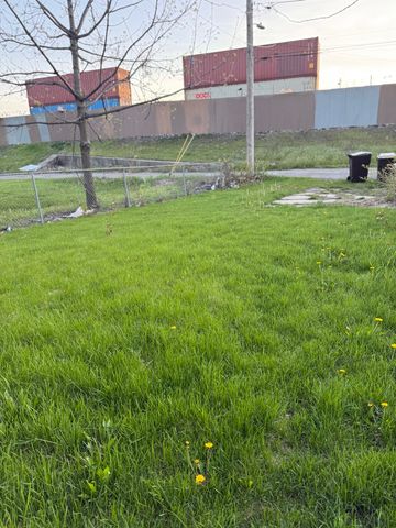 4764 S Shields Avenue, Chicago, IL 60609