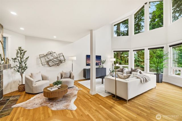 11113 NE 38th Place, Bellevue, WA 98004