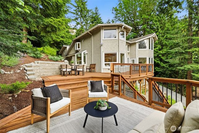 11113 NE 38th Place, Bellevue, WA 98004