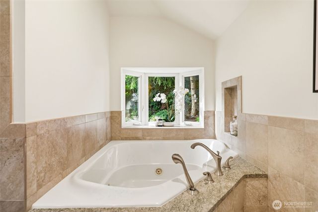 11113 NE 38th Place, Bellevue, WA 98004