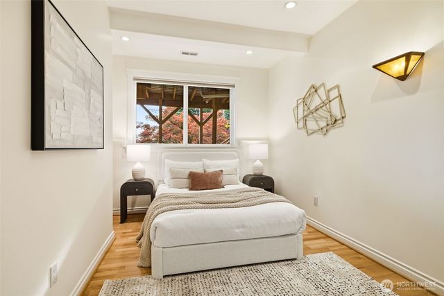 11113 NE 38th Place, Bellevue, WA 98004