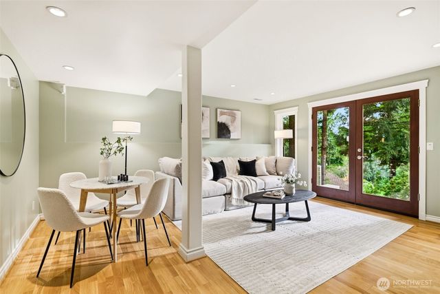 11113 NE 38th Place, Bellevue, WA 98004