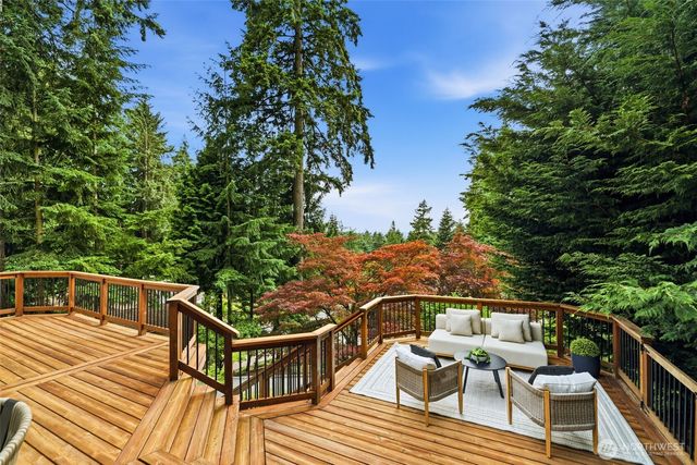11113 NE 38th Place, Bellevue, WA 98004