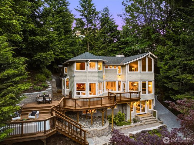 11113 NE 38th Place, Bellevue, WA 98004