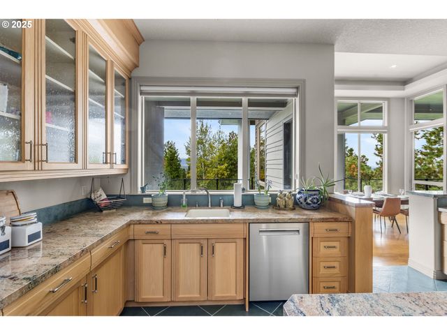 3155 Nw METKE Pl, Bend, OR 97703