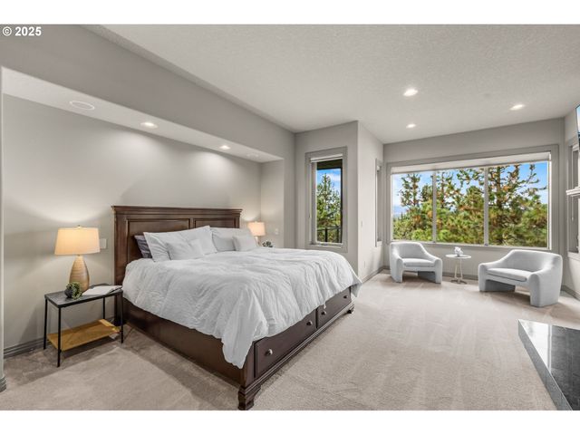 3155 Nw METKE Pl, Bend, OR 97703