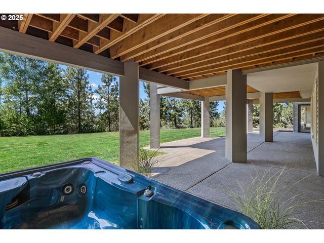 3155 Nw METKE Pl, Bend, OR 97703